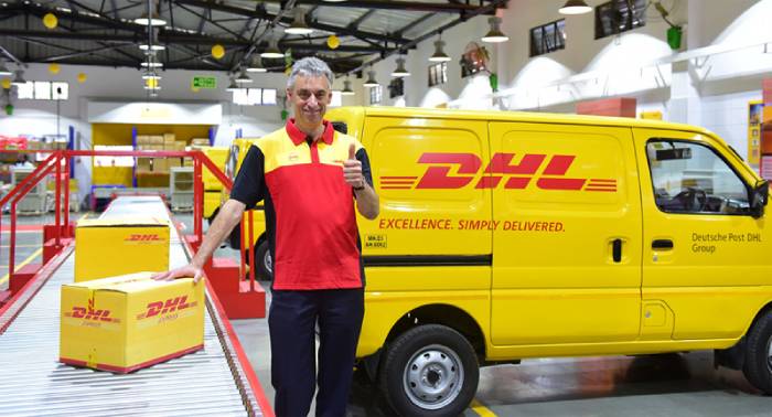 Đồng phục công ty DHL