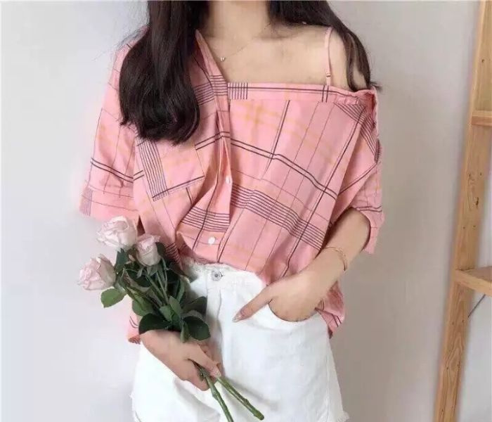 Phong cách sơ mi hồng hở vai sexy