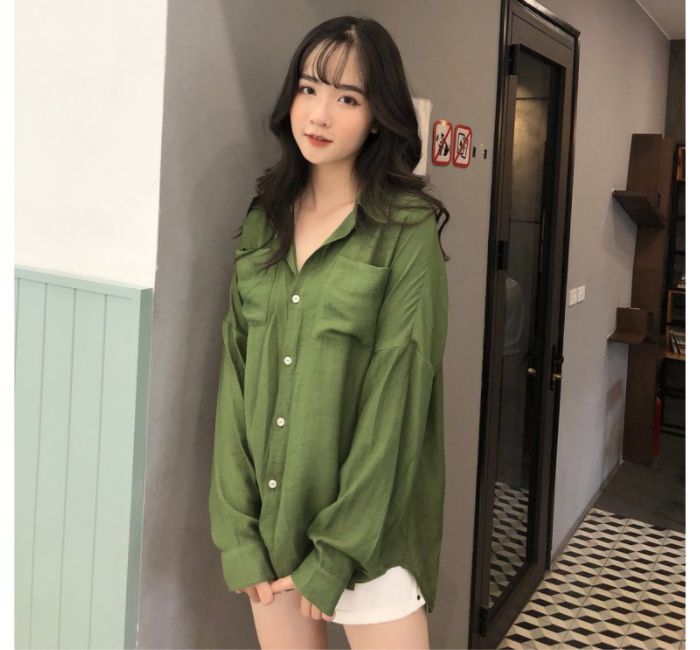 Sơ mi xanh rêu oversized cho nữ cực dễ thương