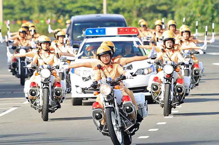 Tuyệt đối không buôn bán lưu hành các sản phẩm đồng phục cảnh sát giao thông trên thị trường